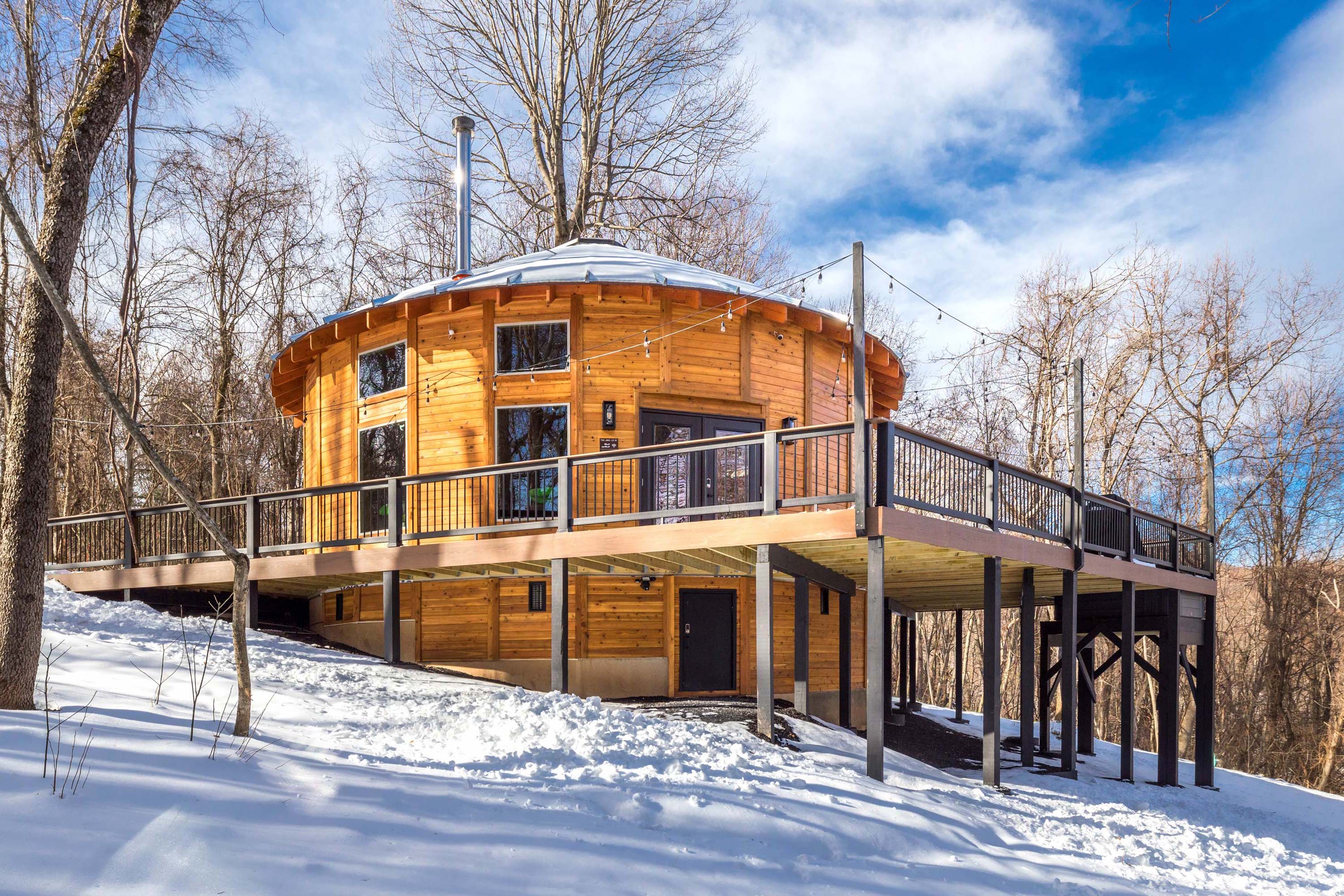 <span class="uc_style_uc_tiles_grid_image_elementor_uc_items_attribute_title" style="color:#ffffff;">Cozy in the winter!</span>
